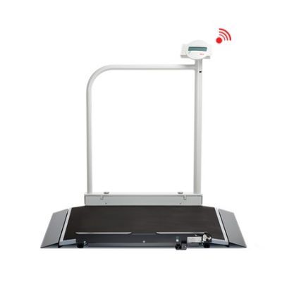 BASCULA DIGITAL DE PLATAFORMA PARA SILLA DE RUEDAS CAPACIDAD 360 KG CON BARANDAL Y RUEDAS DE TRASLADO 676 SECA